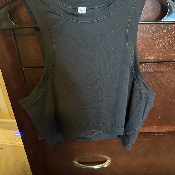Luluemon Black open back cropped tank. - Picture 1 of 3